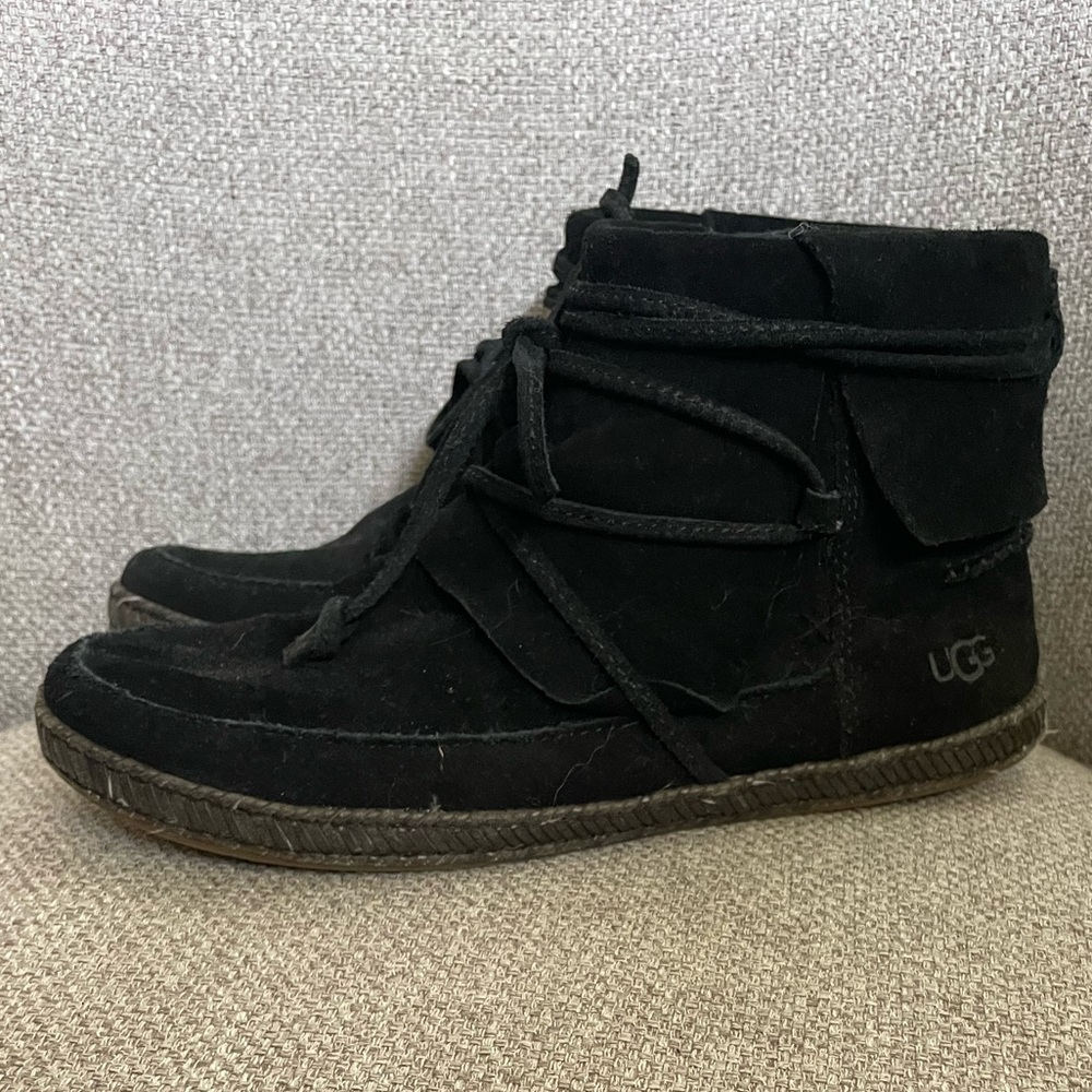 UGG- Reid suede ankle booties. Size 6 in black